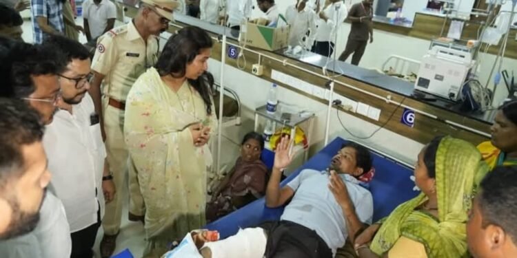 यशवाडी दुर्घटनास्थळी पालकमंत्री मेघना बोर्डीकर यांची भेट
