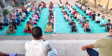 वालूरच्या जिप कन्या शाळेत योग दिन उत्साहात