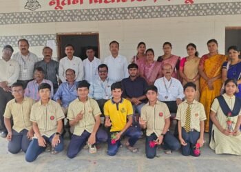 नूतन विद्यालयातील शिष्यवृत्तीधारकांचा सत्कार