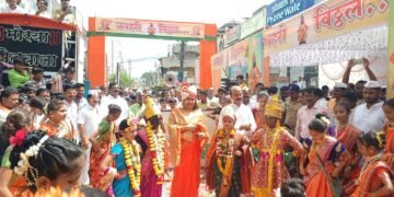 बाळगोपाळांच्या दिंड्यांनी वेधले लक्ष