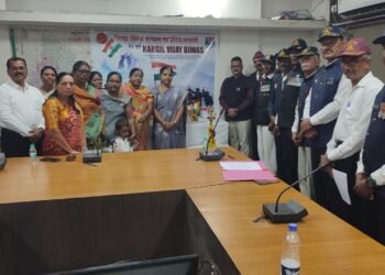 माजी सैनिकांच्या समस्या प्राधान्याने सोडविण्यास प्रशासन कटिबद्ध