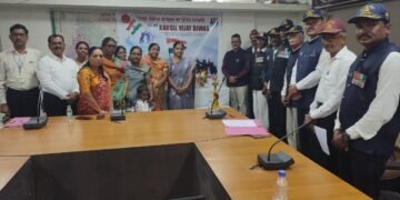 माजी सैनिकांच्या समस्या प्राधान्याने सोडविण्यास प्रशासन कटिबद्ध