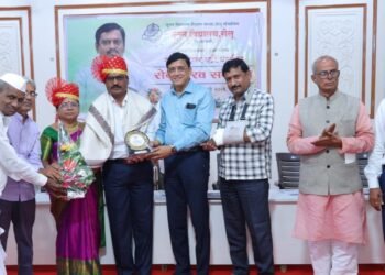 मुख्याध्यापक संतोष पाटील यांचे कार्य गौरवास्पद : प्राचार्य डॉ.शरद कुलकर्णी