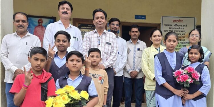 विवेकानंद विद्यालय : ६ विद्यार्थी शिष्यवृत्ती धारक
