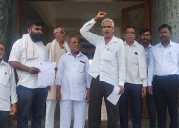 दिल्लीतील लाठीचार्जच्या निषेधार्थ आंदोलन