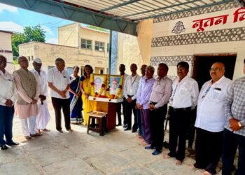 नूतन विद्यालयात लेखन प्रेरणा दिनानिमित्त विविध कार्यक्रम