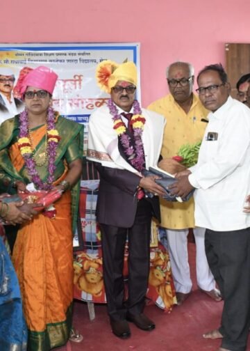 सेवागौरवानिमित्त शाळेसाठी ५० हजारांची देणगी