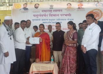 पशुधन व्यवसायातून शेतकऱ्यांनी उद्योजक बनावे :  पालकमंत्री मेघना बोर्डीकर