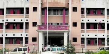 दिव्यांग प्रमाणपत्राची पडताळणी न केल्याने शिक्षक निलंबित