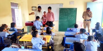 पोटी जिल्हा परिषद शाळेला मुख्य कार्यकारी अधिकारी यांची भेट
