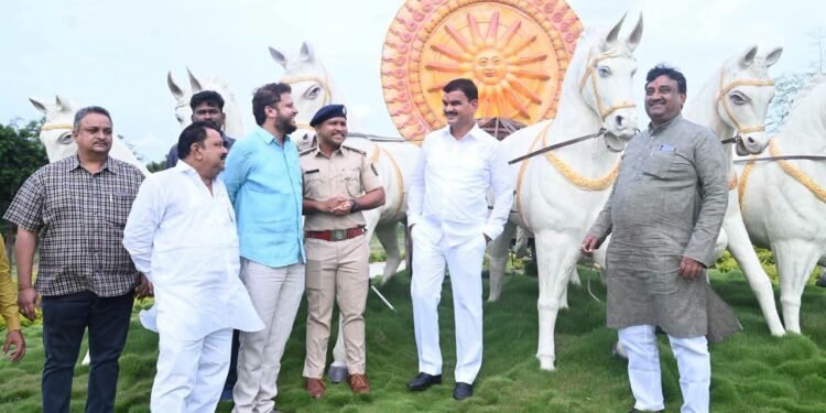स्व.प्रकाशदादा डाहाके निसर्ग पर्यटन केंद्रास पालकमंत्री भरणे यांची भेट