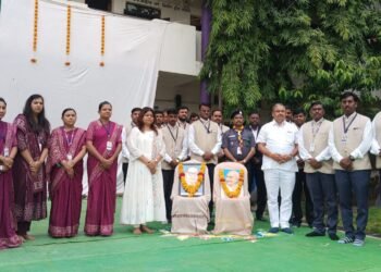 रायरेश्वर विद्यालयात स्वातंत्र्य दिन उत्साहात; प्रा.किरण सोनटक्के यांच्या हस्ते ध्वजारोहण