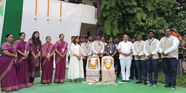 रायरेश्वर विद्यालयात स्वातंत्र्य दिन उत्साहात; प्रा.किरण सोनटक्के यांच्या हस्ते ध्वजारोहण