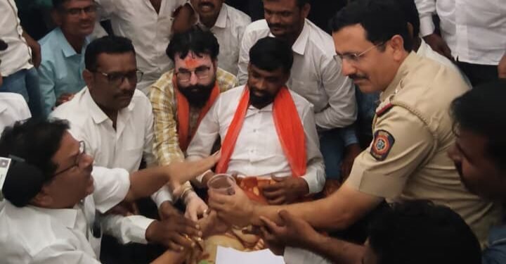 प्रसाद महाराज काष्टे यांचे उपोषण मागे