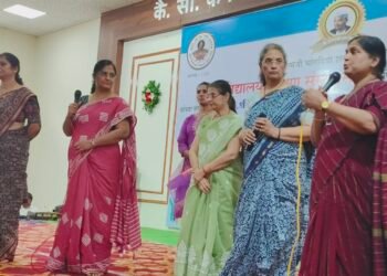 कुटुंबातील संवाद : पाल्यांना वेळ द्या; नात्यांची वीण घट्ट करा