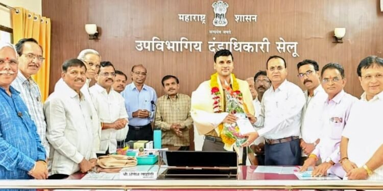 उपजिल्हाधिकारी शैलेश लाहोटी यांचा ग्राहक पंचायतीतर्फे सत्कार