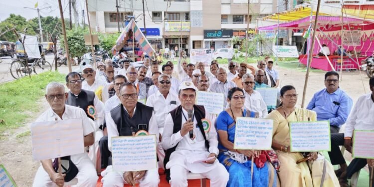 सेवानिवृत्त पोलिस अधिकारी, पोलीस अंमलदाराचे आंदोलन