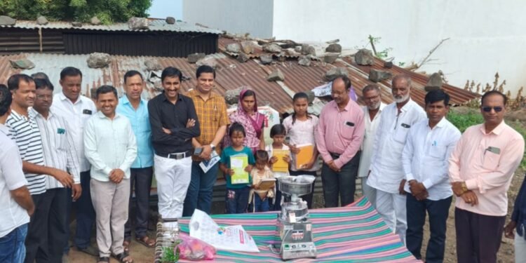 मोरेगावच्या विधवा महिलेसह तिच्या चार मुलींना मोठा आधार