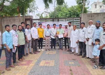 सेलूतील शिबिरात ११० जणांचे रक्तदान