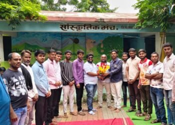 जि.प.शाळा खरोळा समितीच्या अध्यक्षपदी महेश खडसे