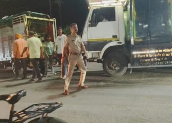 जेव्हा ठाणेदार रस्त्यावर उतरतात..!
