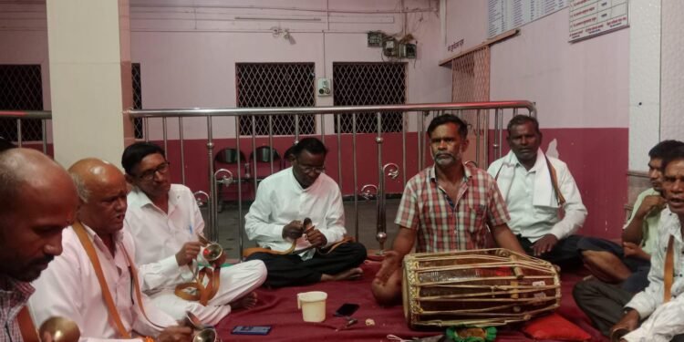 श्रावण सोमवारी भक्तिमय भजनांनी दुमदुमला परिसर