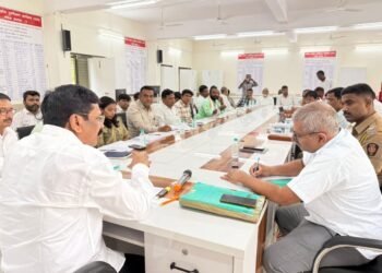 शेतपांदण रस्त्यांच्या कामांना गती द्या