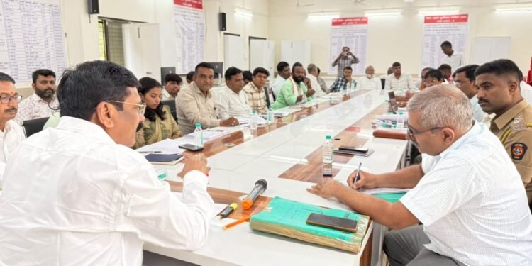 शेतपांदण रस्त्यांच्या कामांना गती द्या