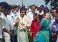 हिम्मत खचू देऊ नका, सरकार शेतकऱ्यांच्या पाठीशी खंबीर